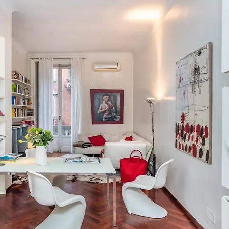 Very In Cadorna Station Area! Excellent If Arrive From Malpensa Airport شقة