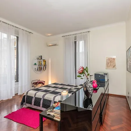 Very In Cadorna Station Area! Excellent If Arrive From Malpensa Airport Apartment