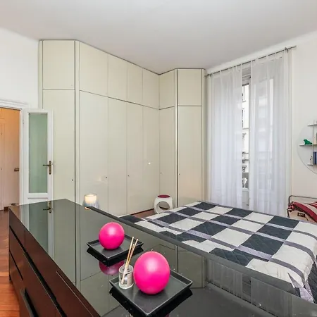 Very In Cadorna Station Area! Excellent If Arrive From Malpensa Airport شقة ميلان