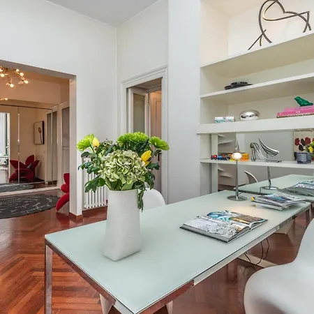 Very In Cadorna Station Area! Excellent If Arrive From Malpensa Airport ميلان