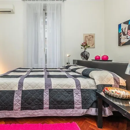 Very In Cadorna Station Area! Excellent If Arrive From Malpensa Airport Апартаменты Милан