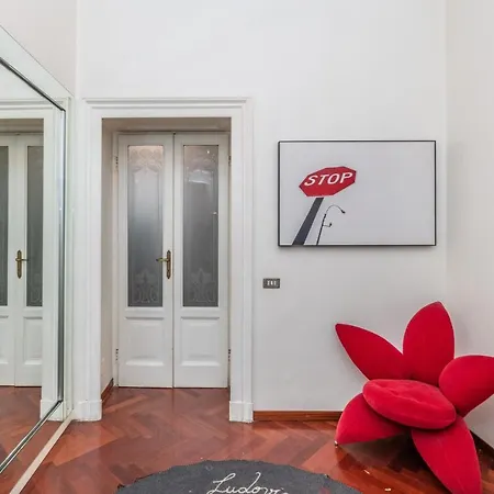 Very In Cadorna Station Area! Excellent If Arrive From Malpensa Airport Апартаменты *